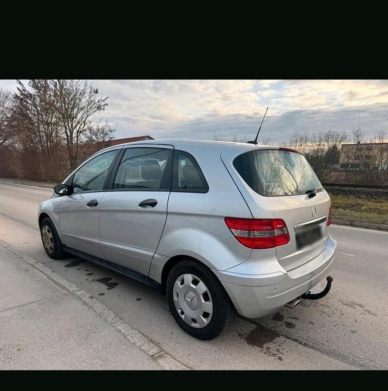 Gebraucht Mercedes B170 115 PS (84 kW) 2005 Silber Van / Kleinbus