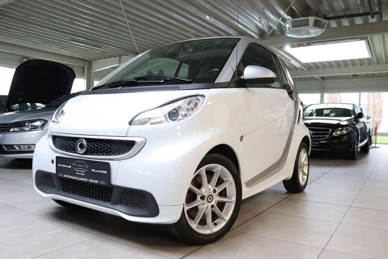 Silber Gebraucht 2013 Smart ForTwo Electric Drive Cabrio | 6.790 € (Fairer Preis) - Bild 1/4