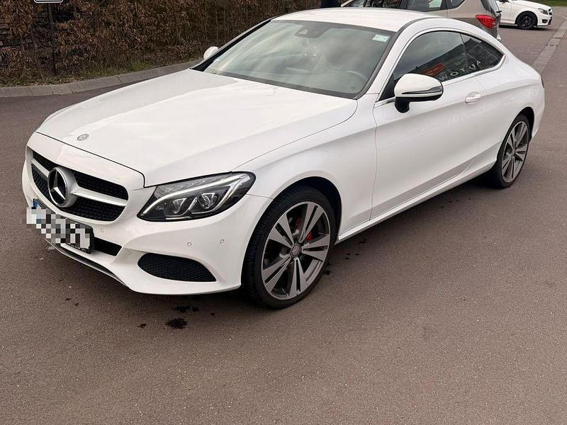 Gebraucht Mercedes C220 170 PS (125 kW) 2016 Weiß Coupé