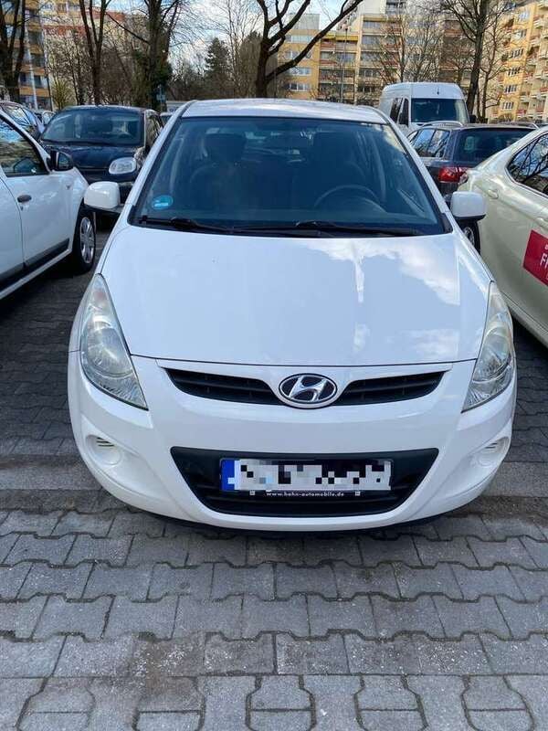 Weiß Gebraucht 2012 Hyundai i20 Limousine | 4.000 € (Guter Preis) - Bild 1/4