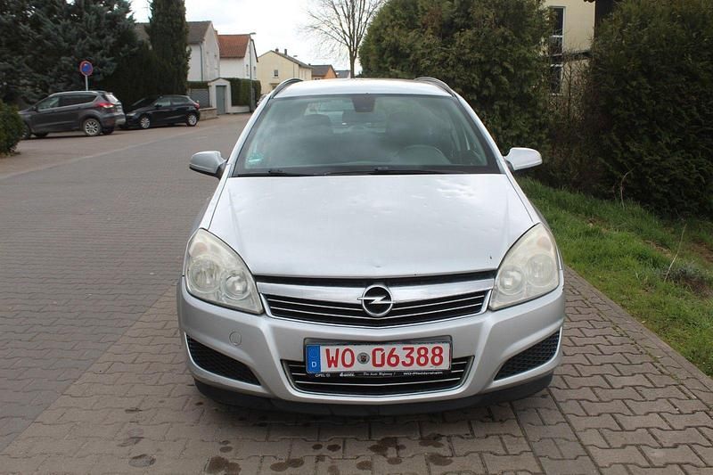 Gebraucht Opel Astra 110 PS (80 kW) 2008 Silber Kombi