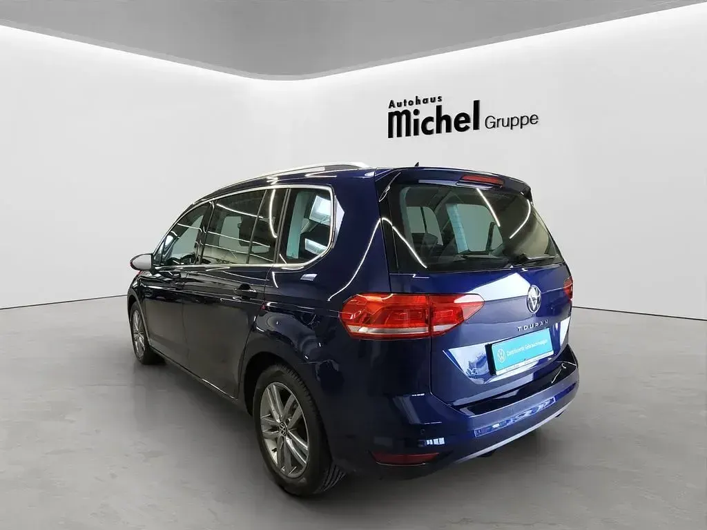 Gebraucht VW Touran Highline 150 PS (110 kW) 2022 Blau Van / Kleinbus
