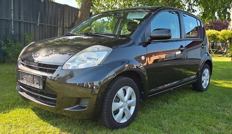 Gebraucht Daihatsu Sirion 69 PS (50 kW) 2008 Schwarz Kleinwagen