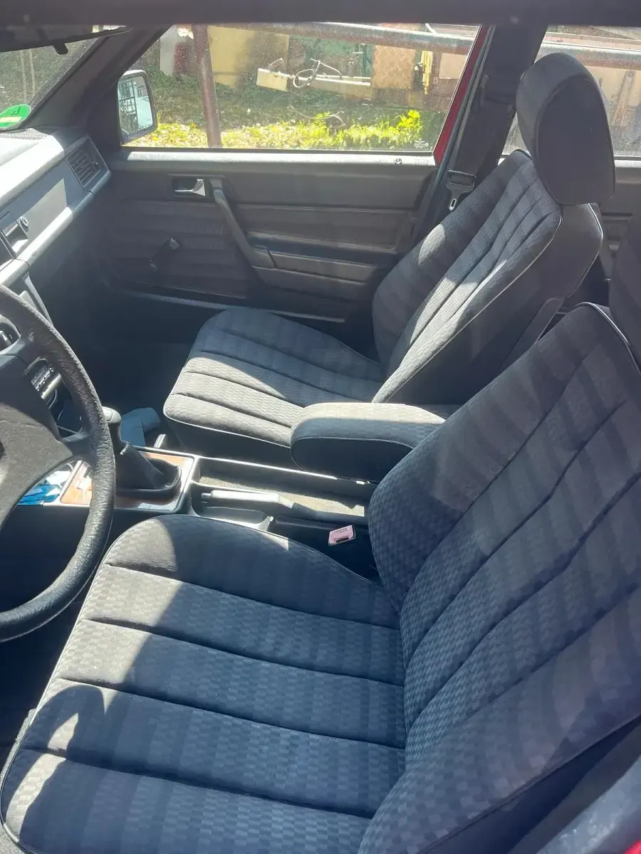 Gebraucht Mercedes 190 118 PS (86 kW) 1989 Rot Limousine