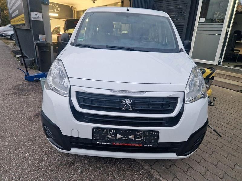 Weiß Gebraucht 2018 Peugeot Rifter Allure Van / Kleinbus | 8.399 € (Fairer Preis) - Bild 1/4