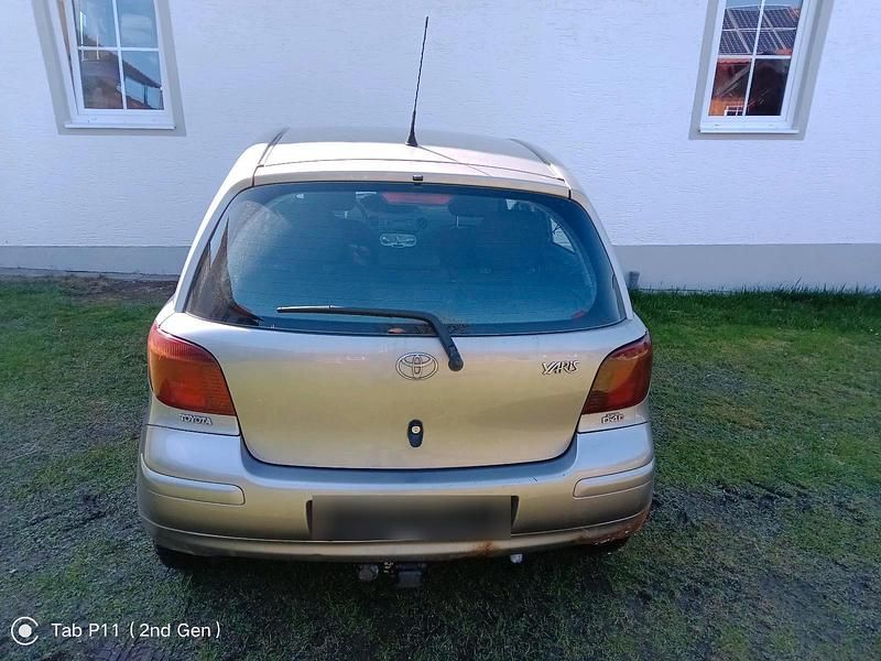 Gebraucht Toyota Yaris 75 PS (55 kW) 2004 Grau Kleinwagen