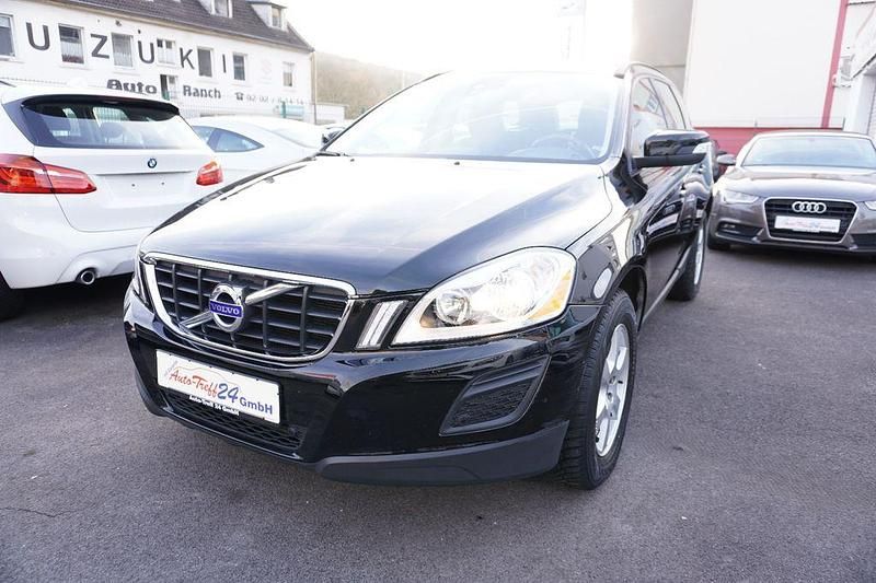 Gebraucht Volvo XC60 Kinetic 163 PS (119 kW) 2010 Schwarz SUV