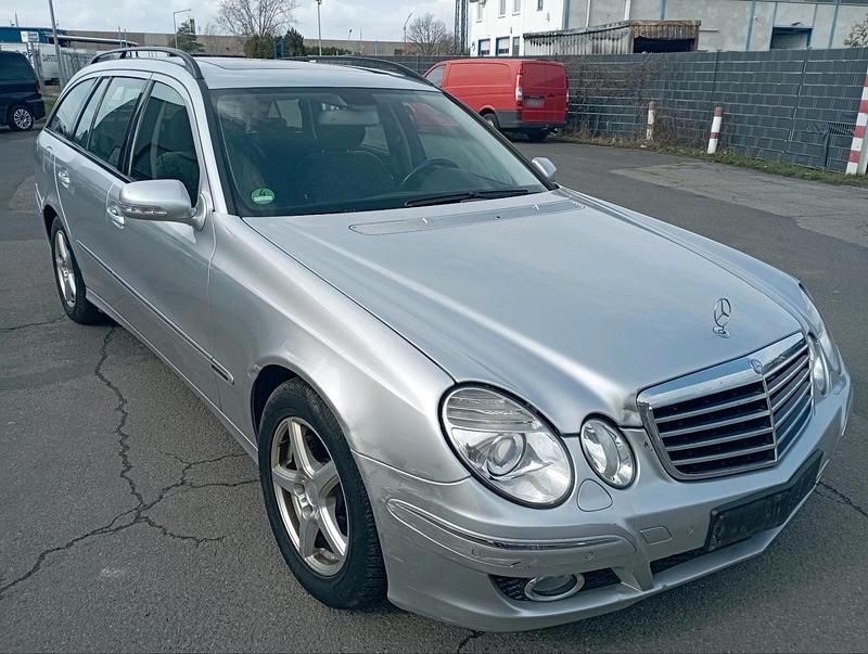 Gebraucht Mercedes E200 170 PS (125 kW) 2008 Silber Kombi