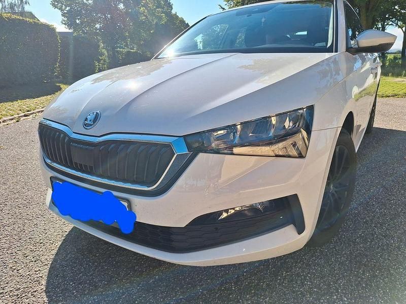 Gebraucht Skoda Scala Style 95 PS (69 kW) 2020 Weiß Kleinwagen