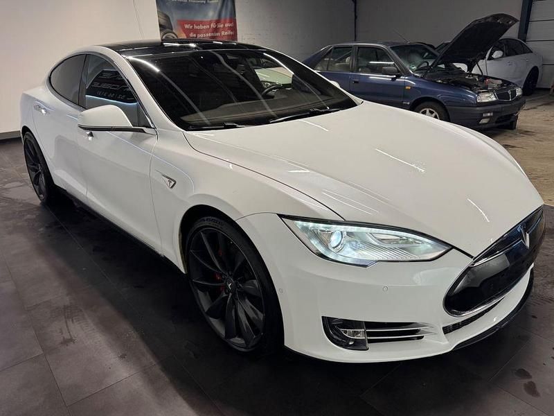 Gebraucht Tesla Model S 514 kW (700 PS) 2015 Weiß Kleinwagen