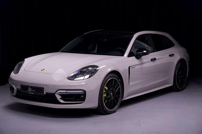 Grau Gebraucht 2022 Porsche Panamera S E-Hybrid Platinum Edition Limousine | 81.990 € (Teuer) - Bild 1/4