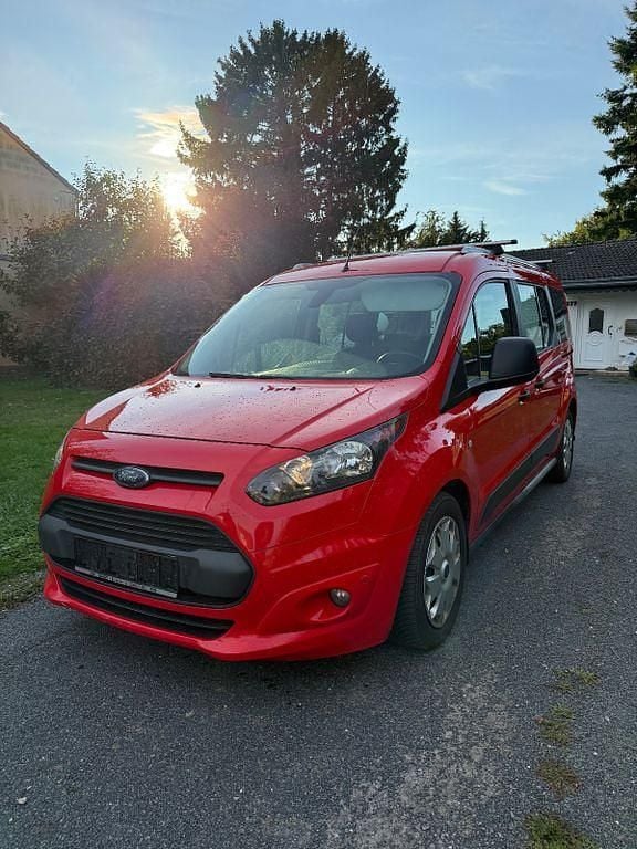 Rot Gebraucht 2018 Ford Tourneo Trend Van / Kleinbus | 12.499 € (Guter Preis) - Bild 1/4