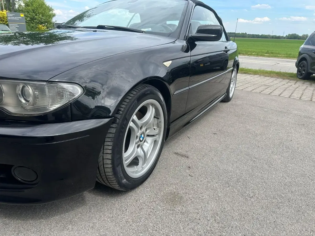 Gebraucht BMW 325 Cabriolet Sport Line 192 PS (141 kW) 2004 Schwarz Cabrio