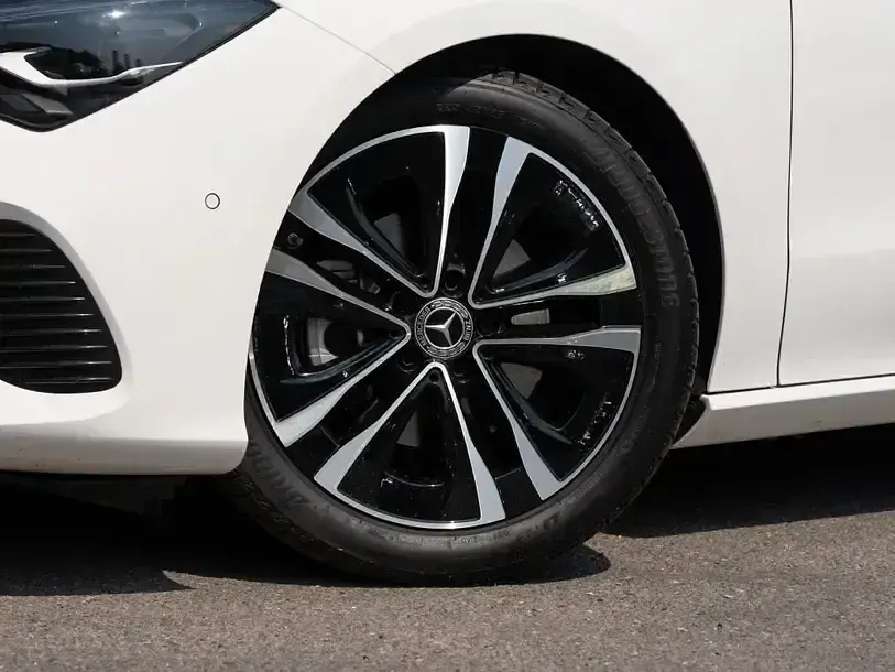 Gebraucht Mercedes CLA180 Progressive 136 PS (100 kW) 2025 Weiß unilack polarweiß Coupé