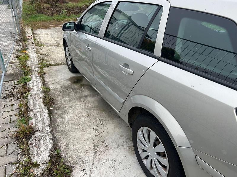 Gebraucht Opel Astra 116 PS (85 kW) 2008 Grau Kombi