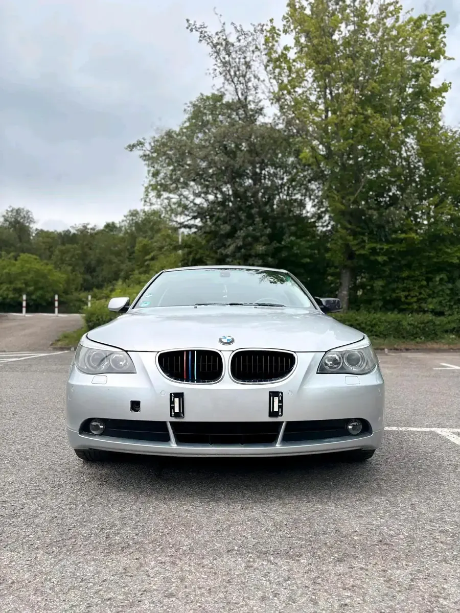 Gebraucht BMW 523 177 PS (130 kW) 2006 Silber Limousine