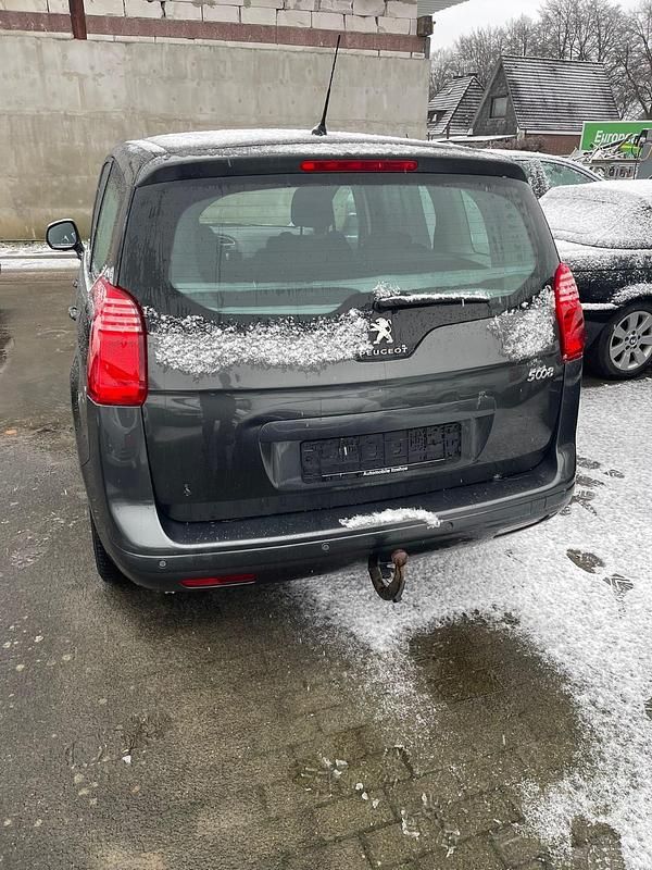 Gebraucht Peugeot 5008 150 PS (110 kW) 2014 Grau Van / Kleinbus