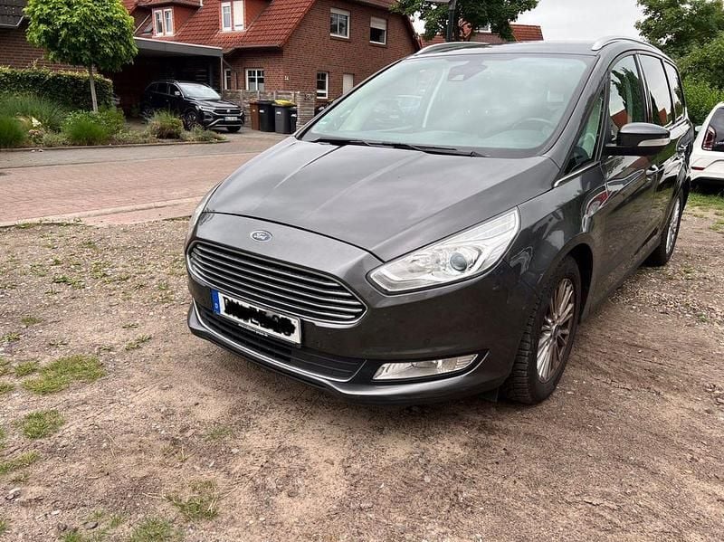 Grau Gebraucht 2016 Ford Galaxy Titanium Van / Kleinbus | 14.450 € (Etwas zu teuer) - Bild 1/4