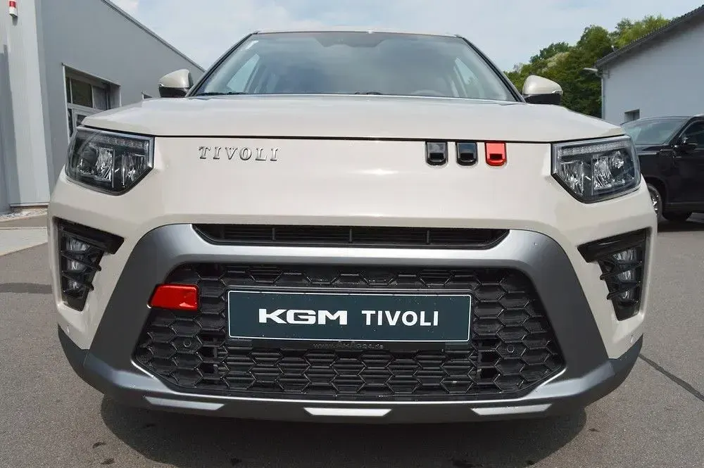 Neu KGM Tivoli 163 PS (119 kW) 2026 Beige SUV