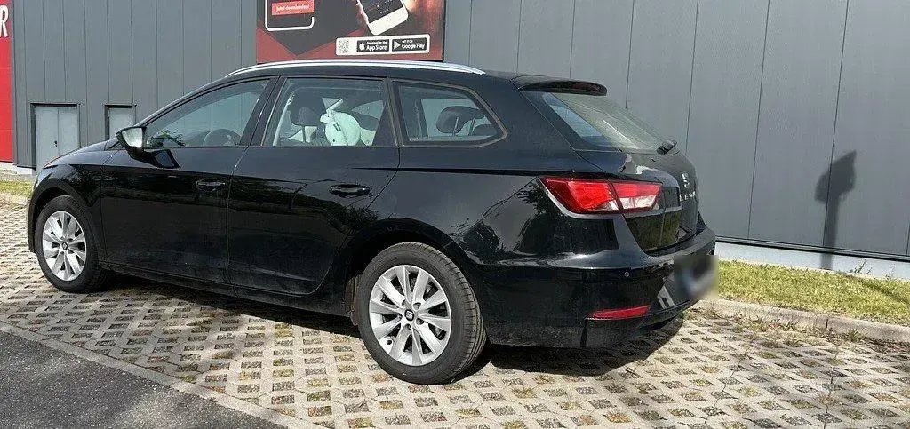 Używany Seat Leon Style 125 KM (91 kW) 2017 Czarny Kombi