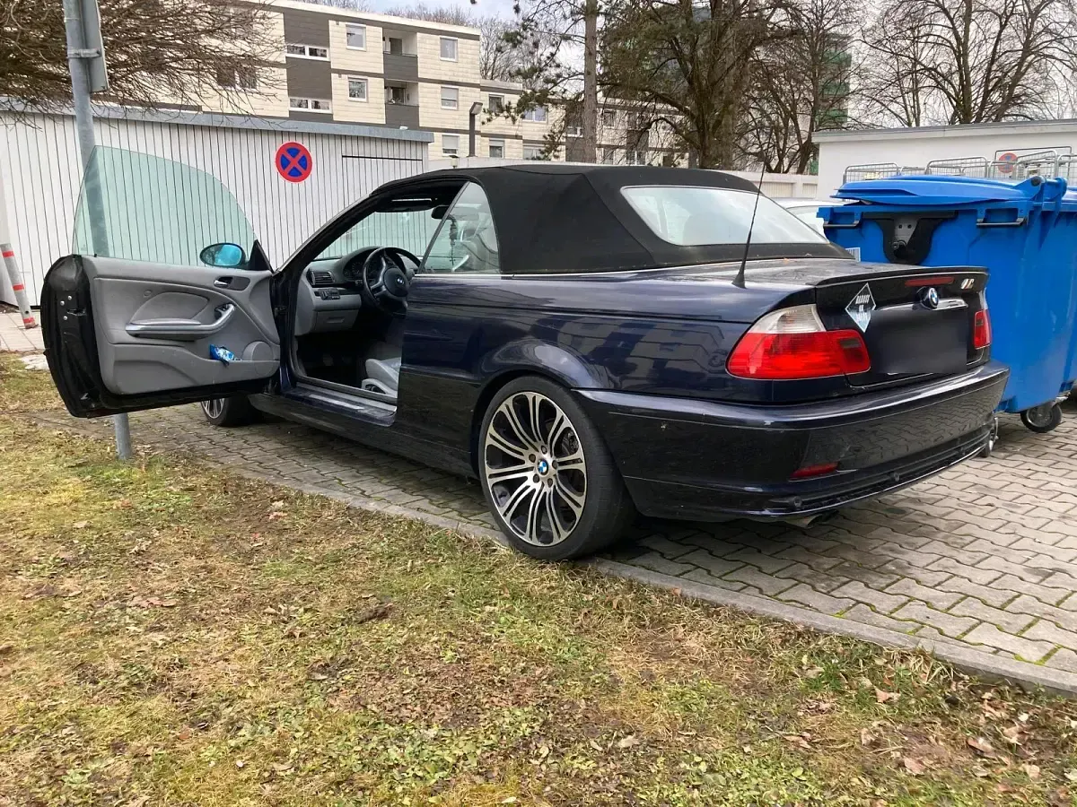 Gebraucht BMW 325 Cabriolet 192 PS (141 kW) 2001 Blau Cabrio