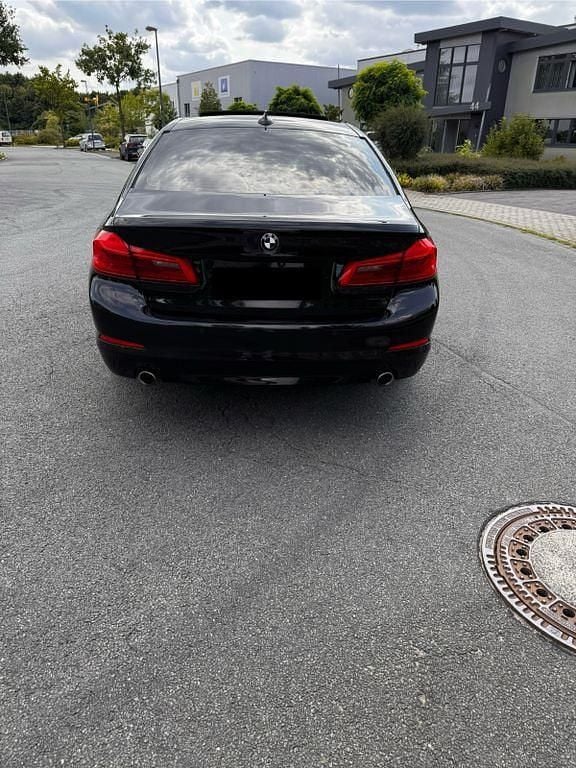 Gebraucht BMW 520 190 PS (139 kW) 2017 Schwarz Limousine