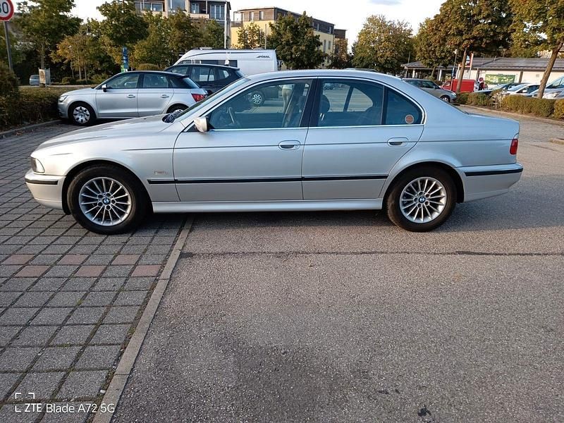 Gebraucht BMW 523 170 PS (125 kW) 1999 Silber Limousine