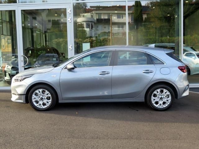 Gebraucht Kia Ceed Comfort 99 PS (72 kW) 2024 Silber Kleinwagen