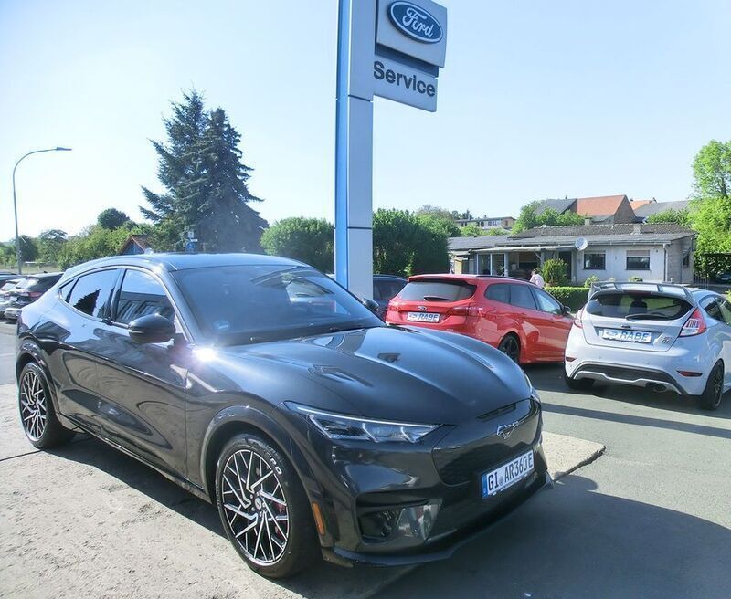 Grau Gebraucht 2022 Ford Mustang Mach-E GT SUV | 49.490 € (Fairer Preis) - Bild 1/4