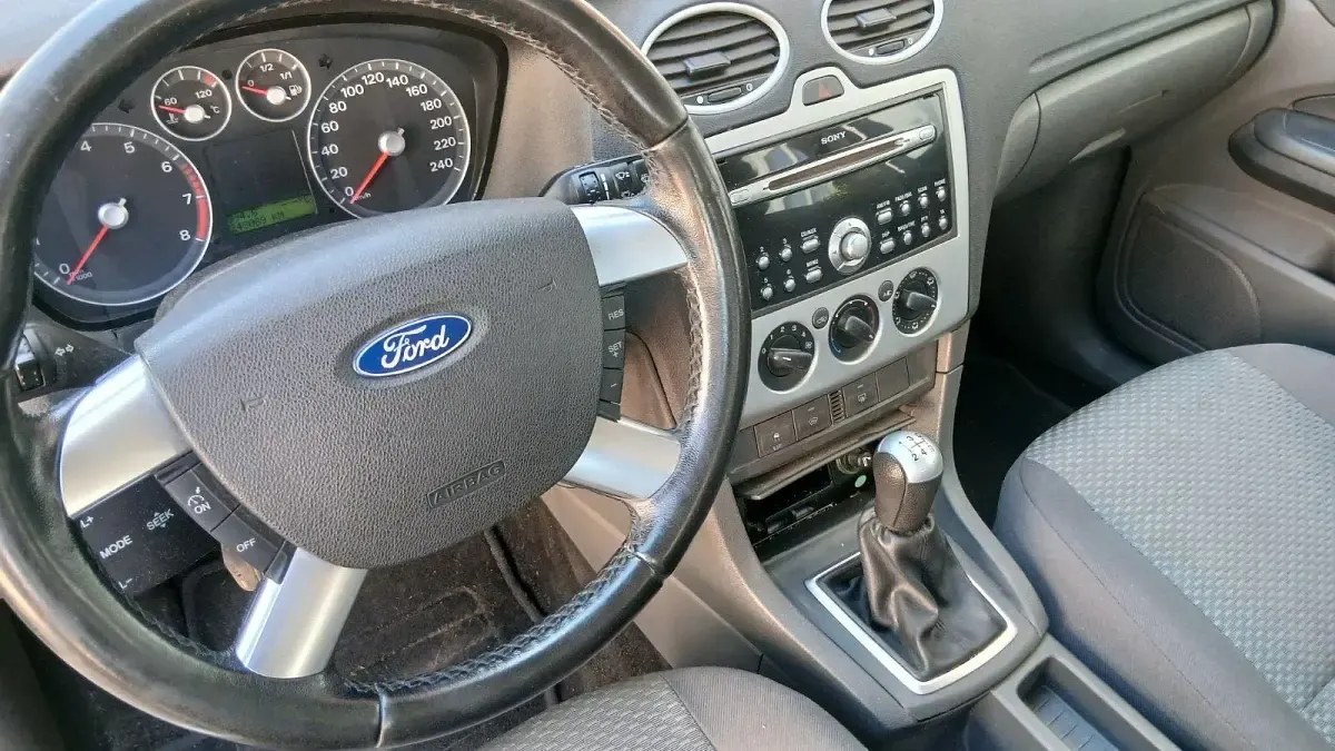 Gebraucht Ford Focus 101 PS (74 kW) 2005 Grau Kombi