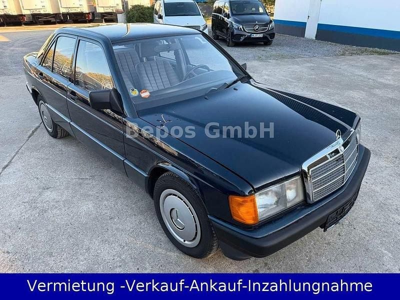 Blau Gebraucht 1991 Mercedes 190 Limousine | 11.700 € - Bild 1/4