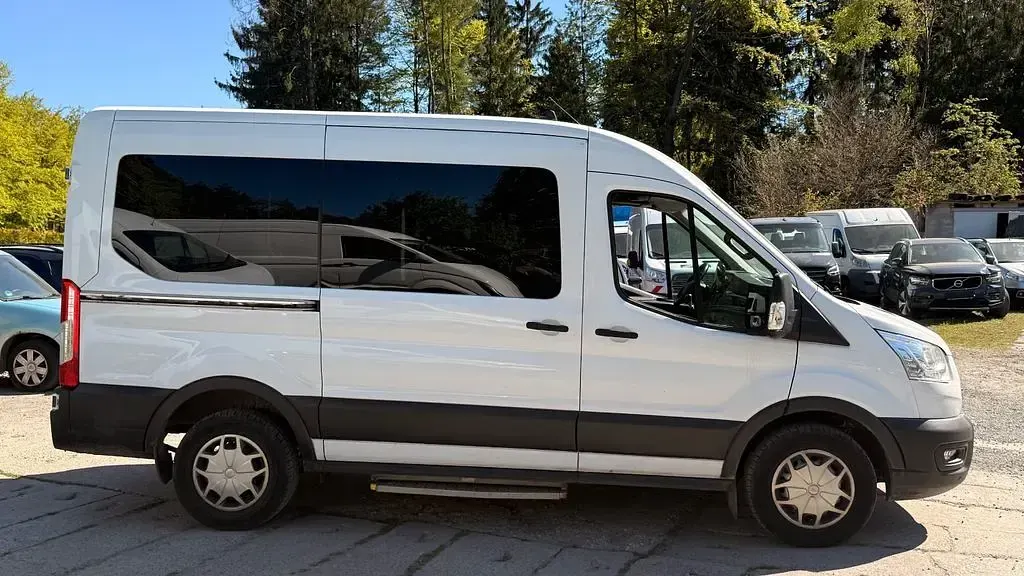 Gebraucht Ford Transit Trend 170 PS (125 kW) 2022 Weiß Kombi