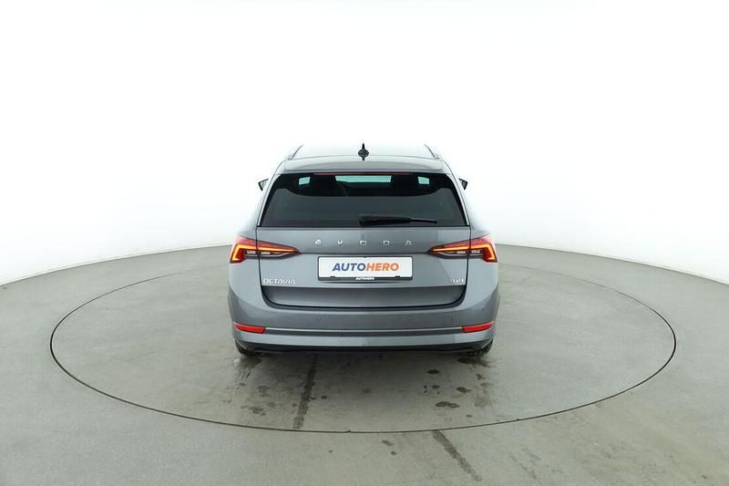 Gebraucht Skoda Octavia Style 190 PS (139 kW) 2023 Grau Kombi