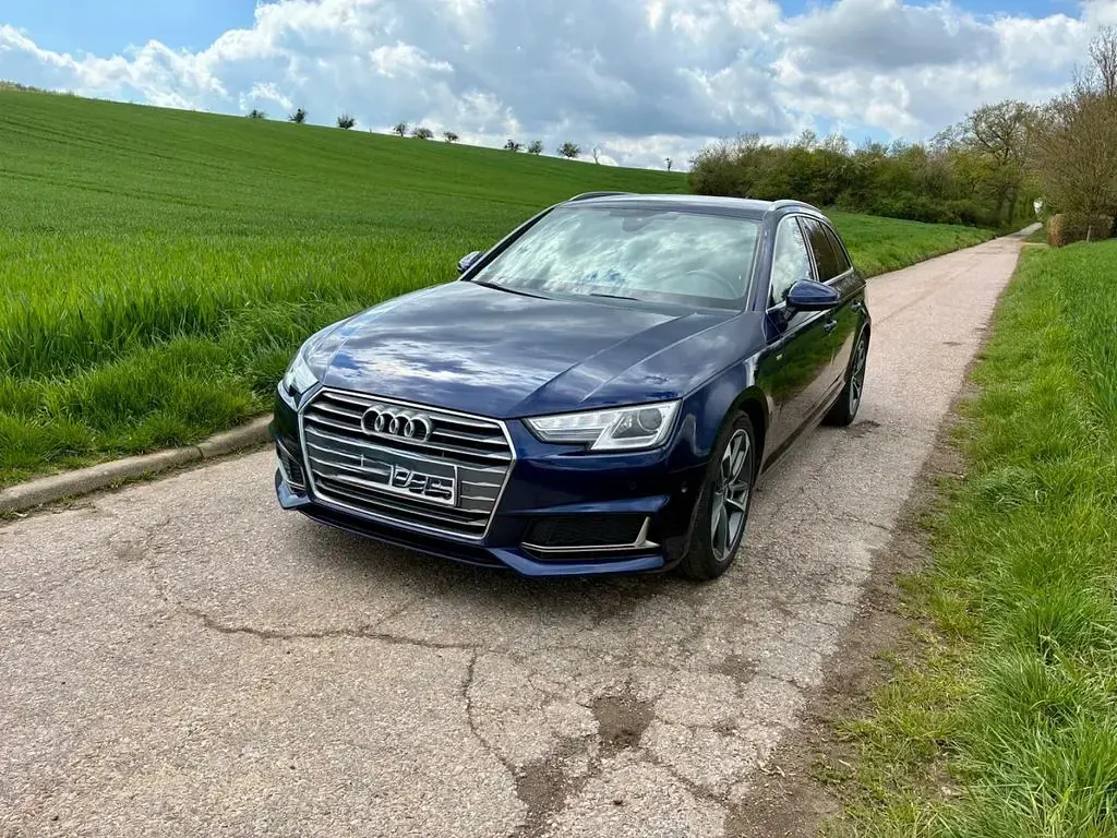 Gebraucht Audi A4 Sport 190 PS (139 kW) 2018 Blau Kombi