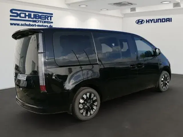 Gebraucht Hyundai Staria 226 PS (166 kW) 2025 Schwarz Van / Kleinbus