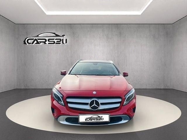 Gebraucht Mercedes GLA220 Urban 170 PS (125 kW) 2015 Rot SUV