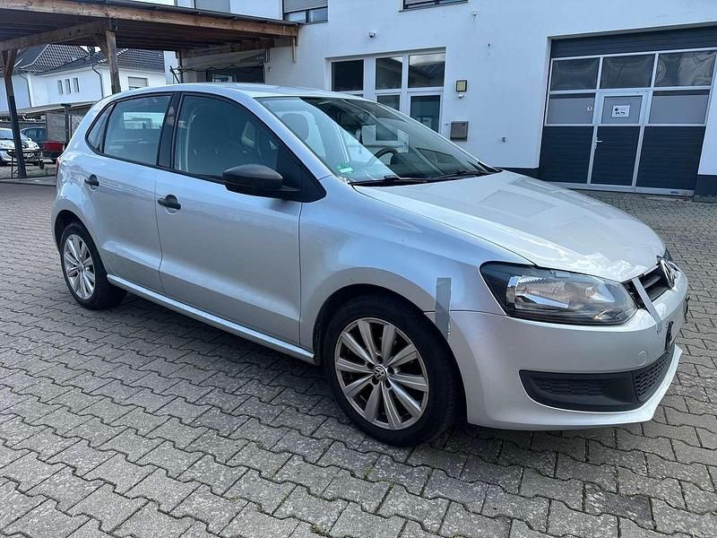 Silber Gebraucht 2011 VW Polo Style Limousine | 2.599 € (Superpreis) - Bild 1/4
