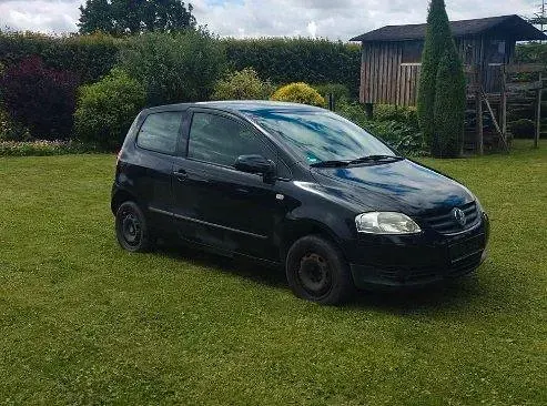 Gebraucht VW Fox 54 PS (39 kW) 2006 Schwarz Kleinwagen
