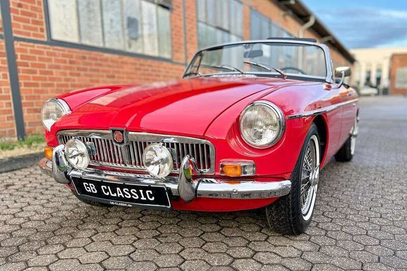 Rot Gebraucht 1971 MG B Cabrio | 25.900 € - Bild 1/4