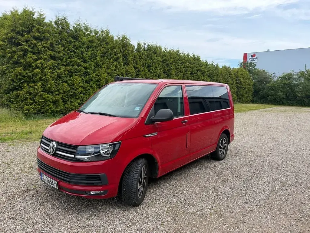 Gebraucht VW Multivan Trendline 150 PS (110 kW) 2019 Rot Van / Kleinbus
