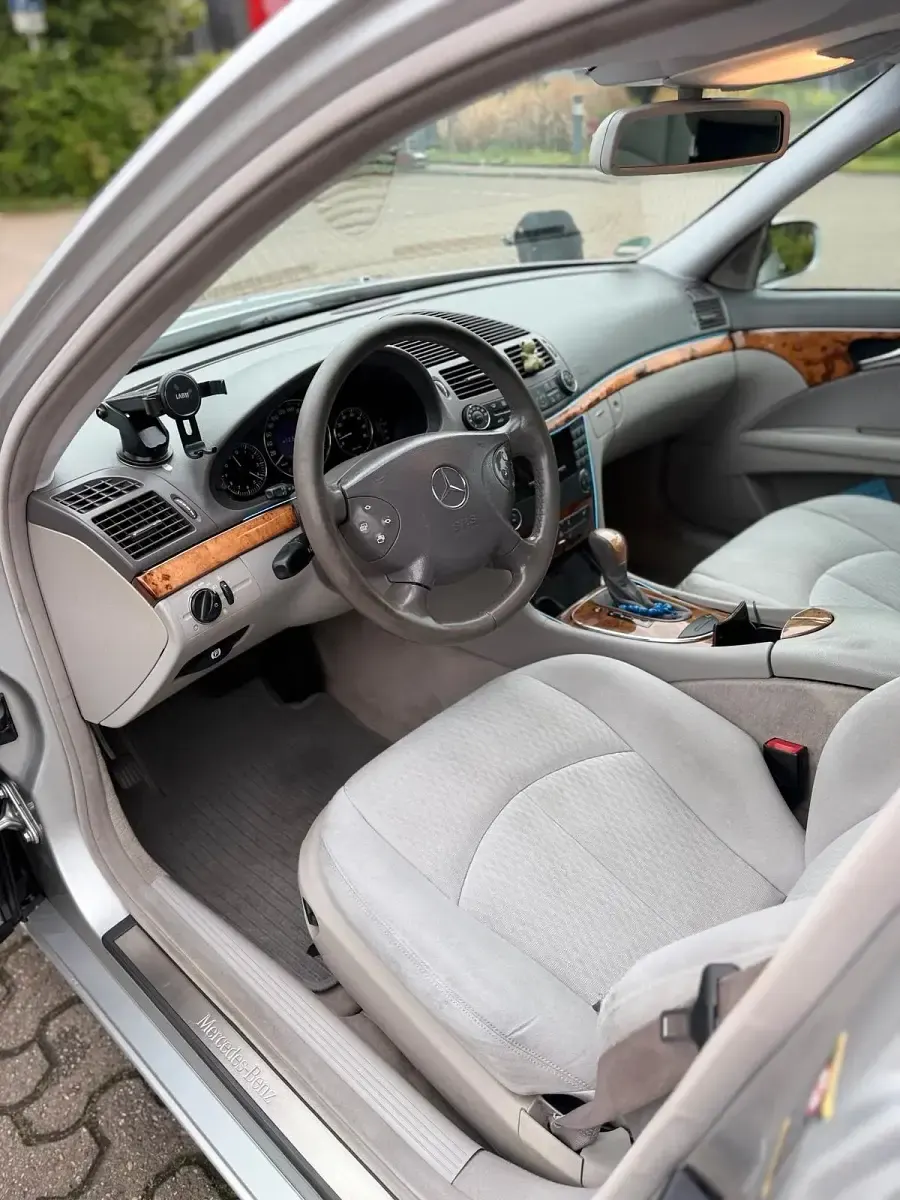 Brugt Mercedes E320 224 HK (164 kW) 2003 Sølv Sedan