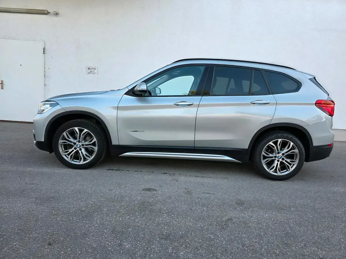 Gebraucht BMW X1 Sport Line 150 PS (110 kW) 2016 Silber SUV