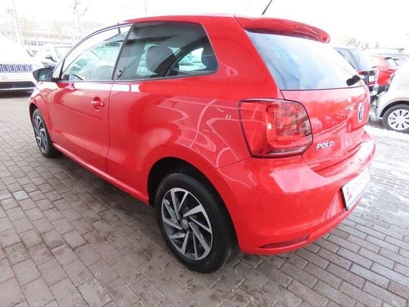 Gebraucht VW Polo Sound 60 PS (44 kW) 2017 Flashrot Kleinwagen