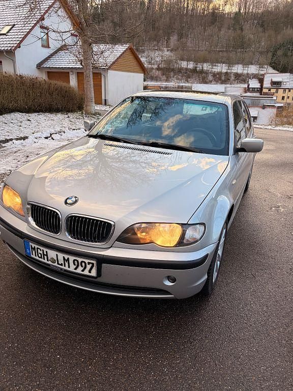 Gebraucht BMW 318 143 PS (105 kW) 2005 Silber Kombi