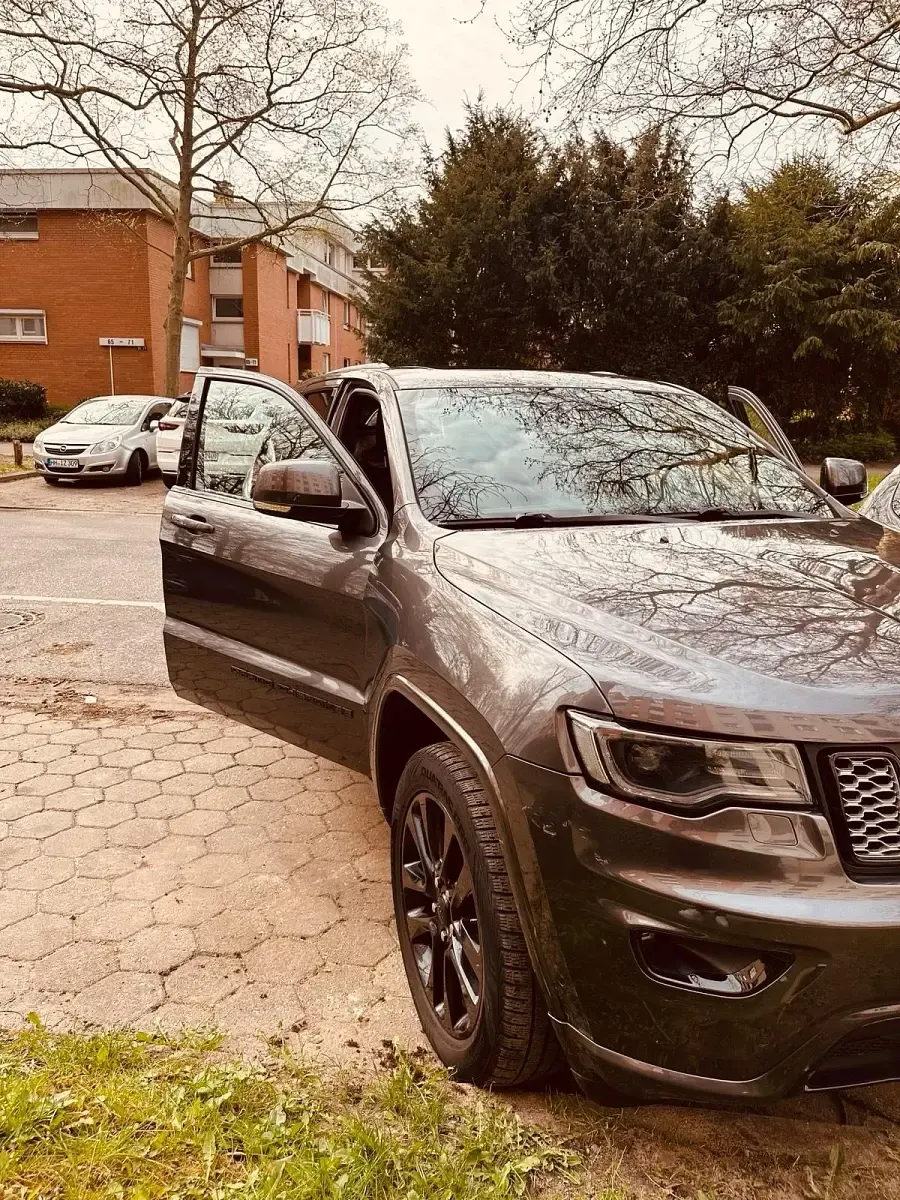Gebraucht Jeep Grand Cherokee Overland 250 PS (183 kW) 2017 Grau SUV