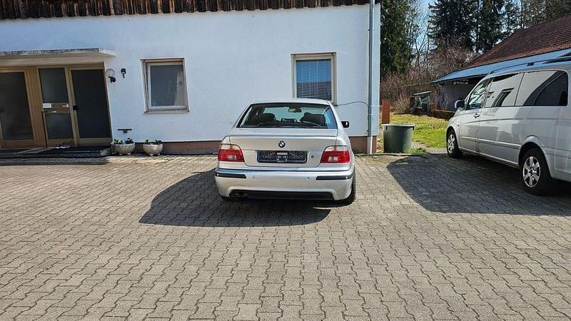 Gebraucht BMW 525 Performance 163 PS (119 kW) 2002 Silber Limousine