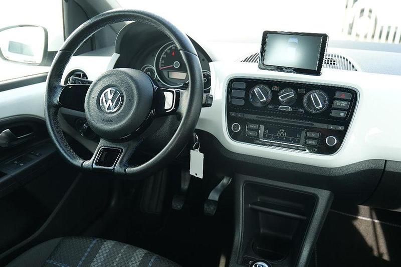 Gebraucht VW up! CLUB 60 PS (44 kW) 2016 Pure white Kleinwagen