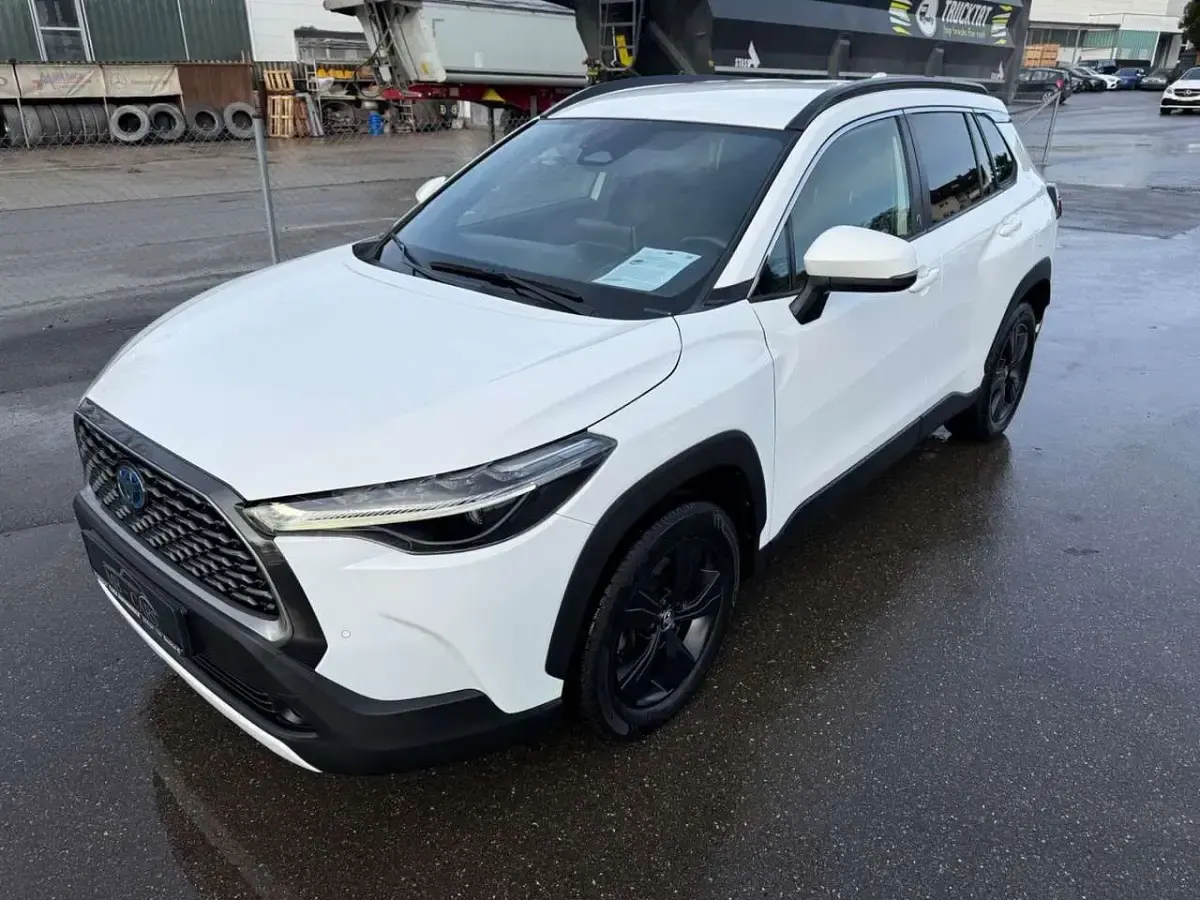 Gebraucht Toyota Corolla Cross 197 PS (144 kW) 2023 Weiß SUV