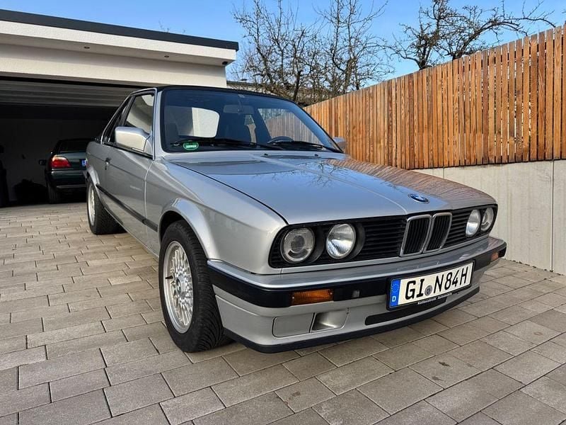Gebraucht BMW 316 Basis 102 PS (75 kW) 1990 Grau Cabrio