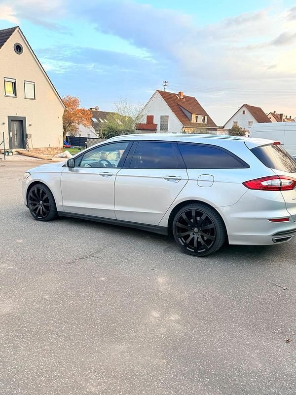 Gebraucht Ford Mondeo 180 PS (132 kW) 2017 Silber Kombi